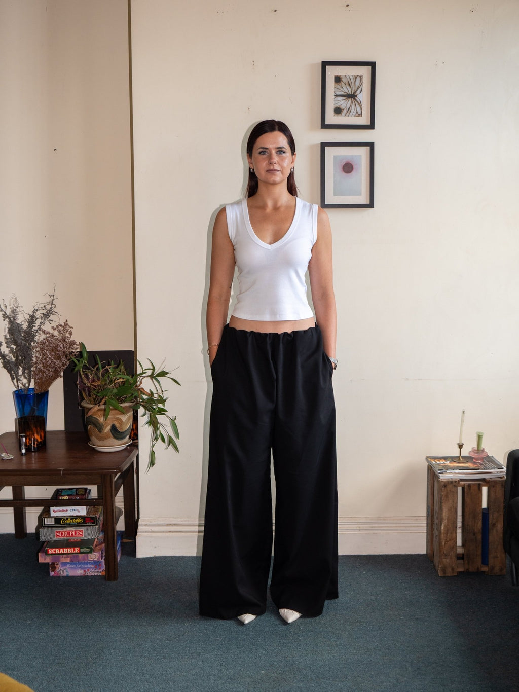Relaxed wide-leg pants with elastic waistband, full length, black